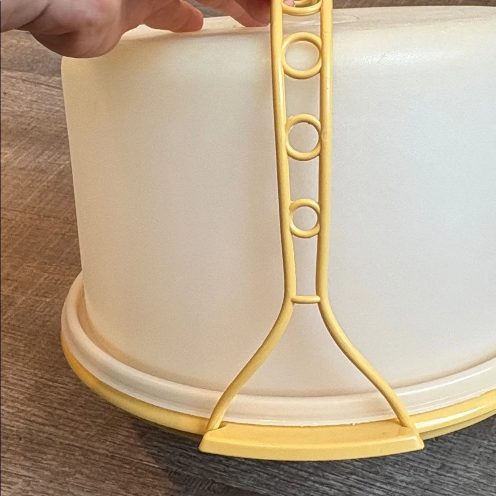Vintage Tupperware Cake Taker Harvest Gold Base and Handle & Lid